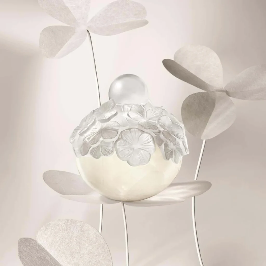 An image of Lalique fortune leaves crystal edition