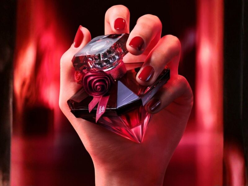 An image of Lancôme La Nuit Trésor Rouge Drama perfume
